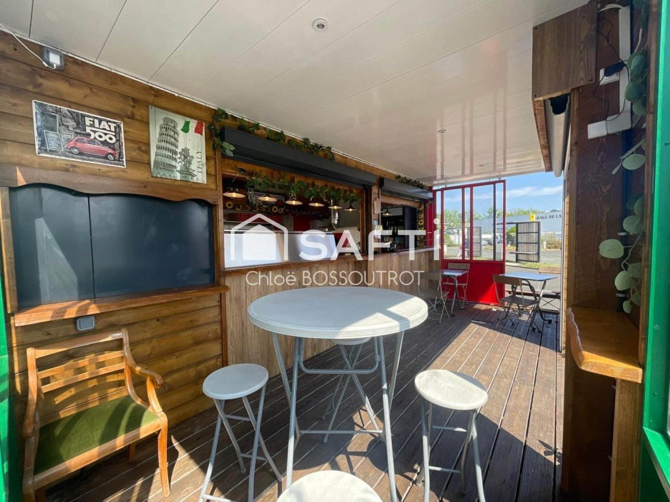 34m² Commercial property in Avrille, France No. 281846