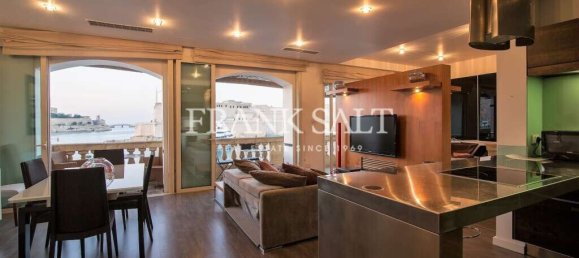 2 bedrooms Apartment in Senglea, Malta No. 4421 7