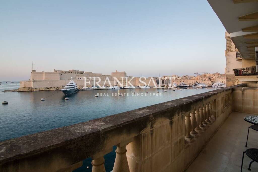 2 bedrooms Apartment in Senglea, Malta No. 4421