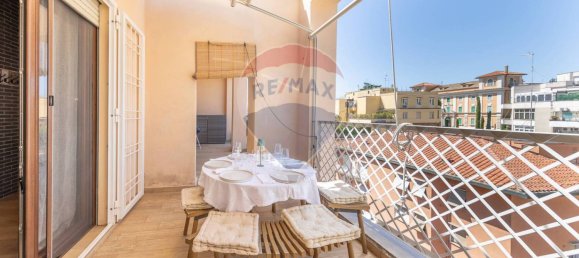 2 bedrooms Penthouse in Rome, Italy No. 333521 4