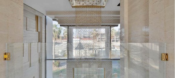 8 bedrooms Villa in Jumeirah, UAE No. 5525 5