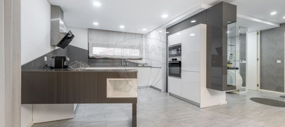 3 bedrooms House in Brito, Portugal No. 187254 8