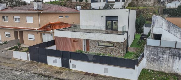 3 bedrooms House in Brito, Portugal No. 187254 21