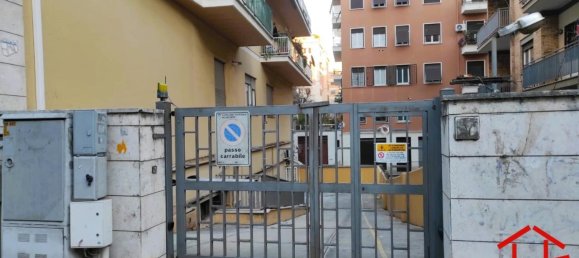 1 room Garage in Rome, Italy No. 64592 4