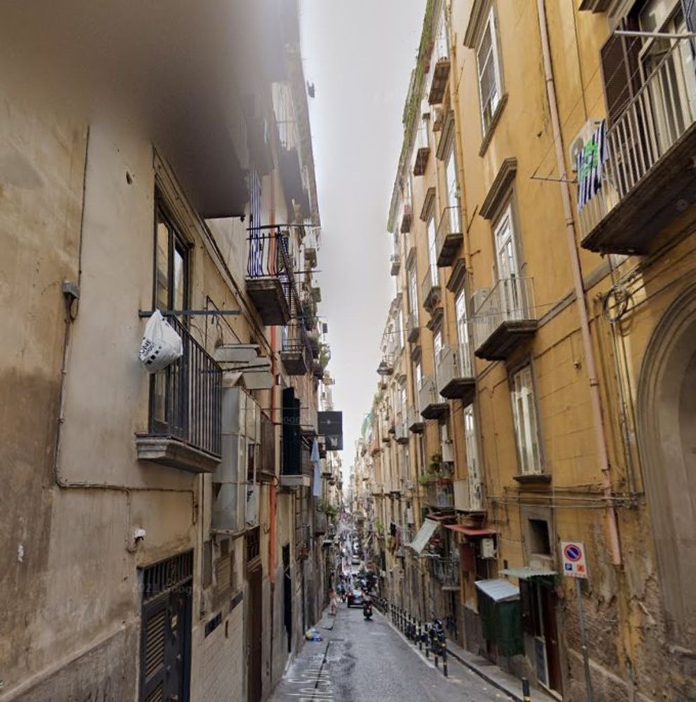 2 rooms Apartment in Naples, Italy No. 185496