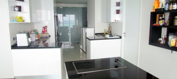 4 bedrooms Condo in Pattaya, Thailand No. 19364 6