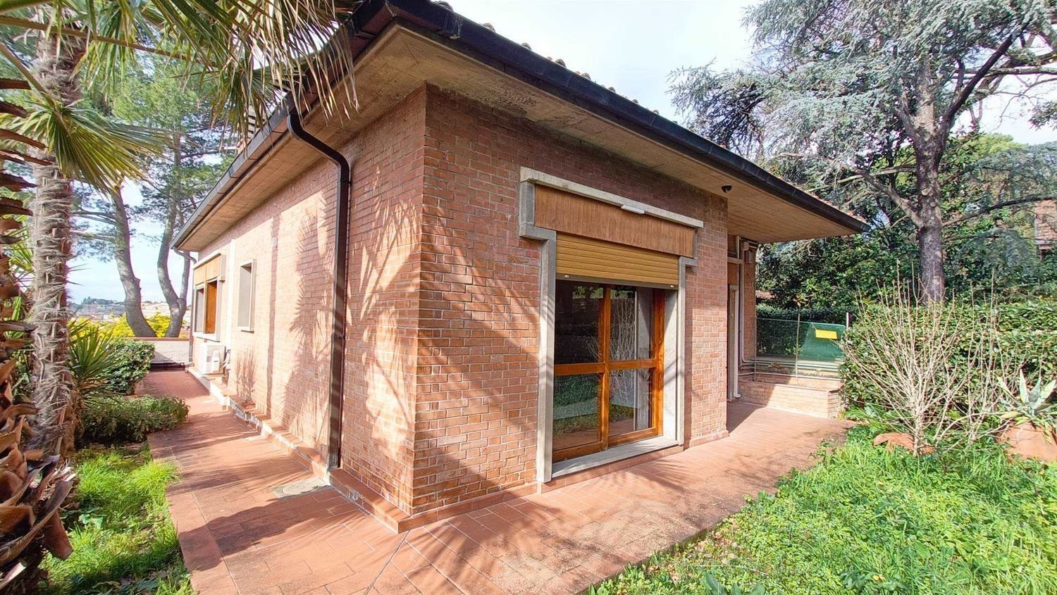 6 rooms Villa in Florence, Italy No. 203809