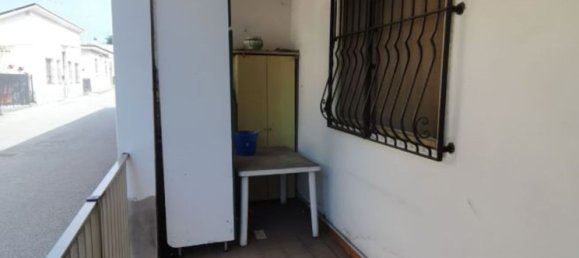 4-salle Appartement à Macherio, Italy No. 7726 16