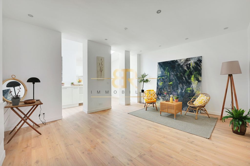 2 bedrooms Apartment in Clichy, France No. 167725