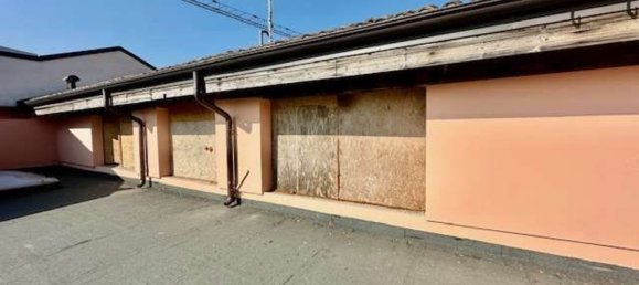 10-salle Appartement à Mirandola, Italy No. 271733 20