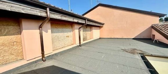 10-salle Appartement à Mirandola, Italy No. 271733 16