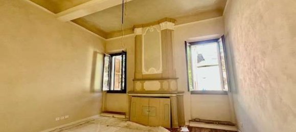 10-salle Appartement à Mirandola, Italy No. 271733 11