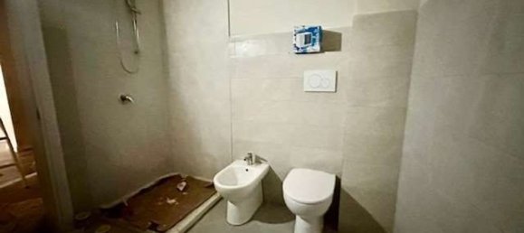 10-salle Appartement à Mirandola, Italy No. 271733 13