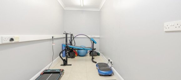 3 bedrooms House in Watford, United Kingdom No. 6035 7