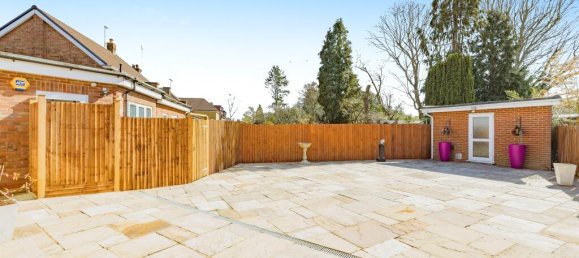 3 bedrooms House in Watford, United Kingdom No. 6035 12