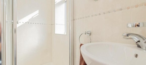 3 bedrooms House in Watford, United Kingdom No. 6035 16