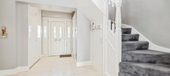 3 bedrooms House in Watford, United Kingdom No. 6035 14