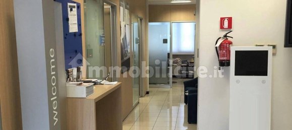 251m² Commercial property in Lecco, Italy No. 319653 3