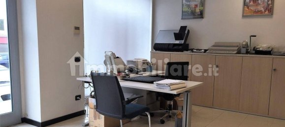 251m² Commercial property in Lecco, Italy No. 319653 4