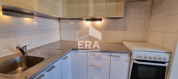 1 bedroom Apartment in Montreuil, France No. 168075 3