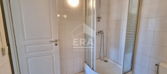 1 bedroom Apartment in Montreuil, France No. 168075 6