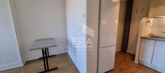 1 bedroom Apartment in Montreuil, France No. 168075 7