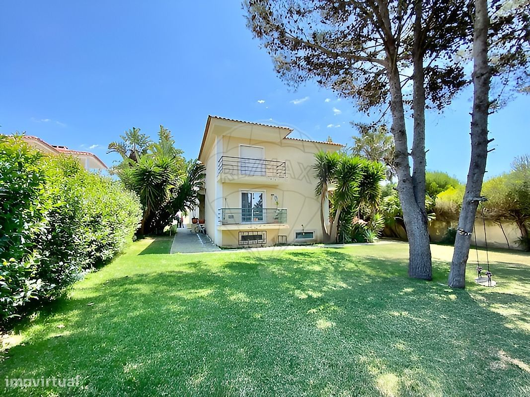 3 bedrooms House in Cascais, Portugal No. 179605