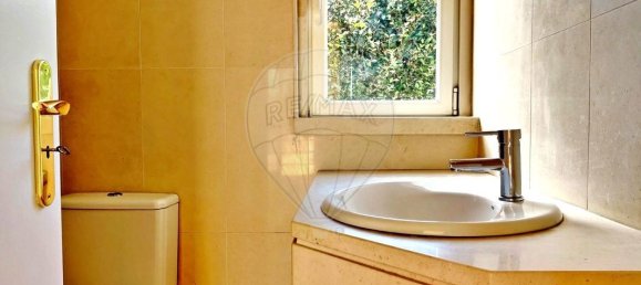 3 bedrooms House in Cascais, Portugal No. 179605 13