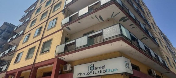 8-salle Appartement à Lecce, Italy No. 260004 2