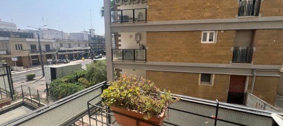 8-salle Appartement à Lecce, Italy No. 260004 16