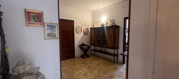 8-salle Appartement à Lecce, Italy No. 260004 12