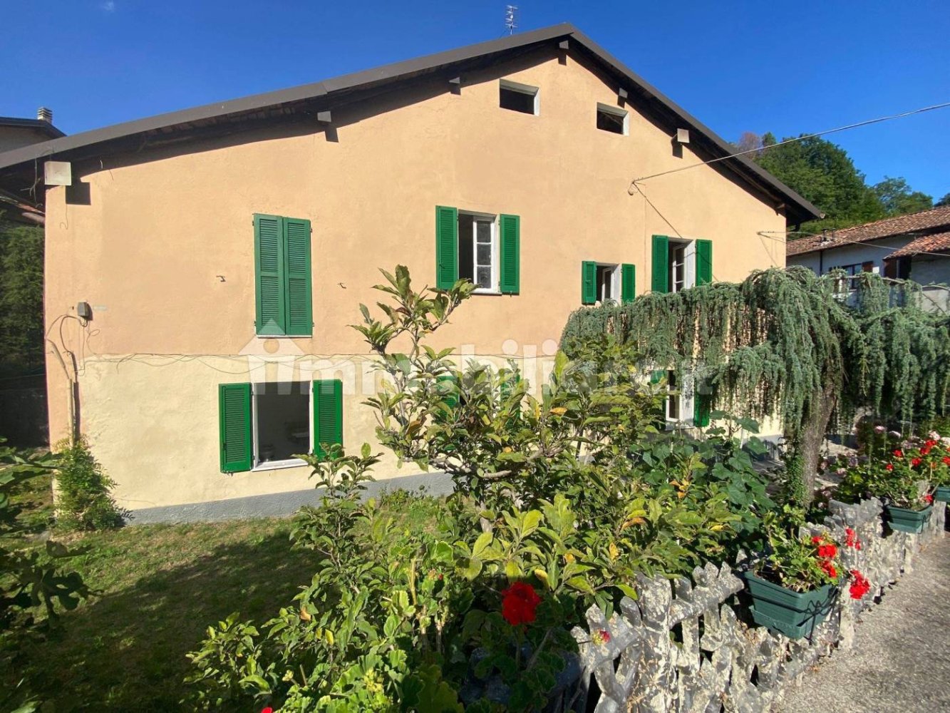 Вилла с 5 спальнями в Колле Брианца, Италия № 342802