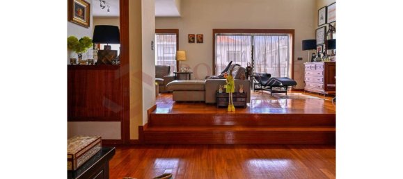 5 bedrooms Villa in Porto, Portugal No. 143225 3