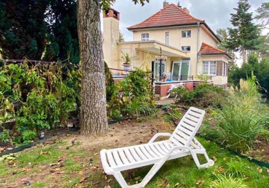 Вилла с 14 комнатами в Мюггельхайм, Германия № 24299