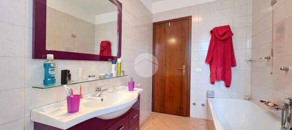 4 bedrooms House in Zevio, Italy No. 373369 17