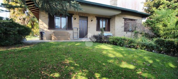 3 rooms Villa in Briosco, Italy No. 132930 4