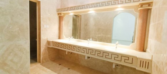 8 bedrooms Villa in Abu Dhabi, UAE No. 12184 13