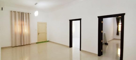 8 bedrooms Villa in Abu Dhabi, UAE No. 12184 5