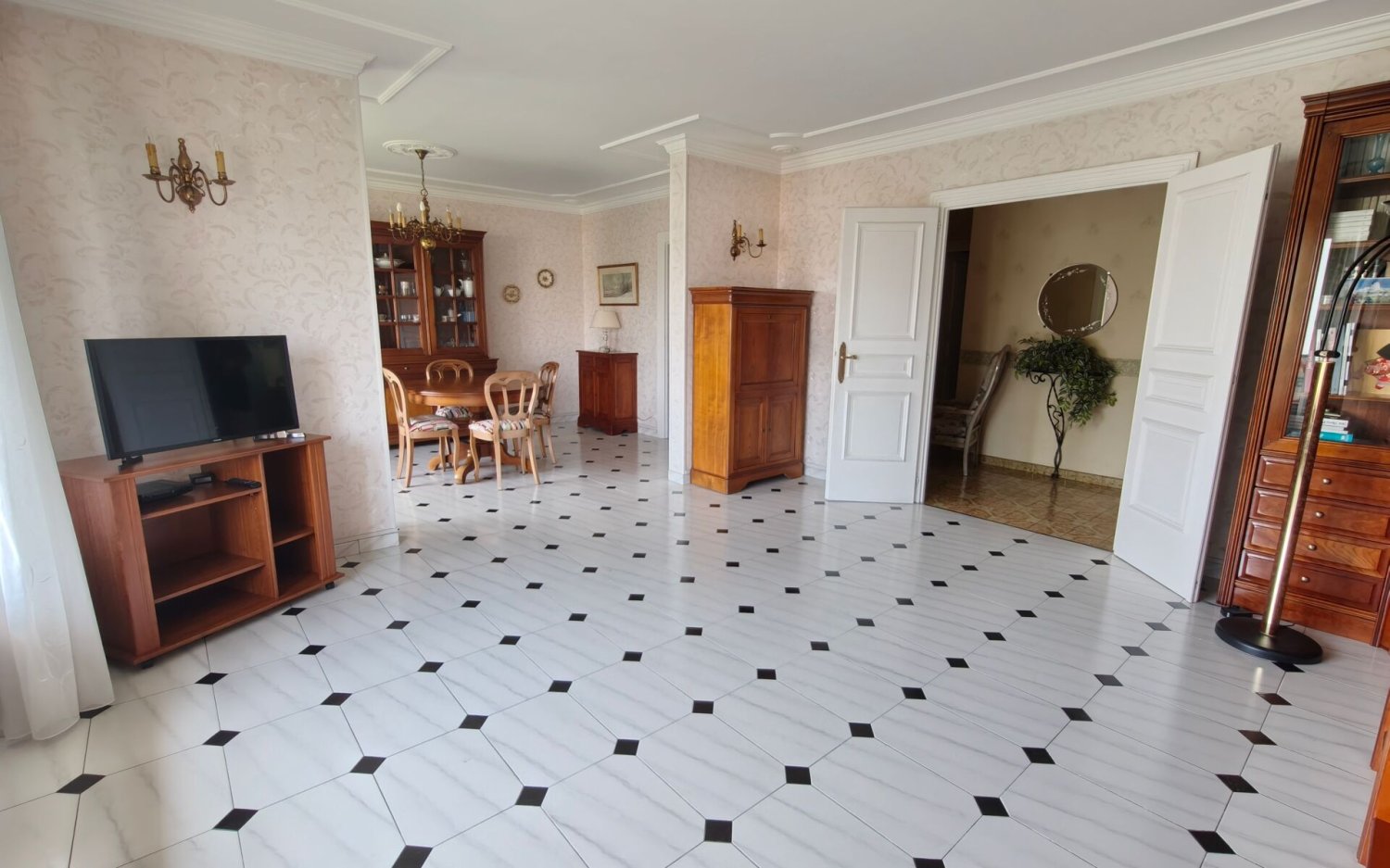 5 rooms Apartment in Echirolles, France No. 297381