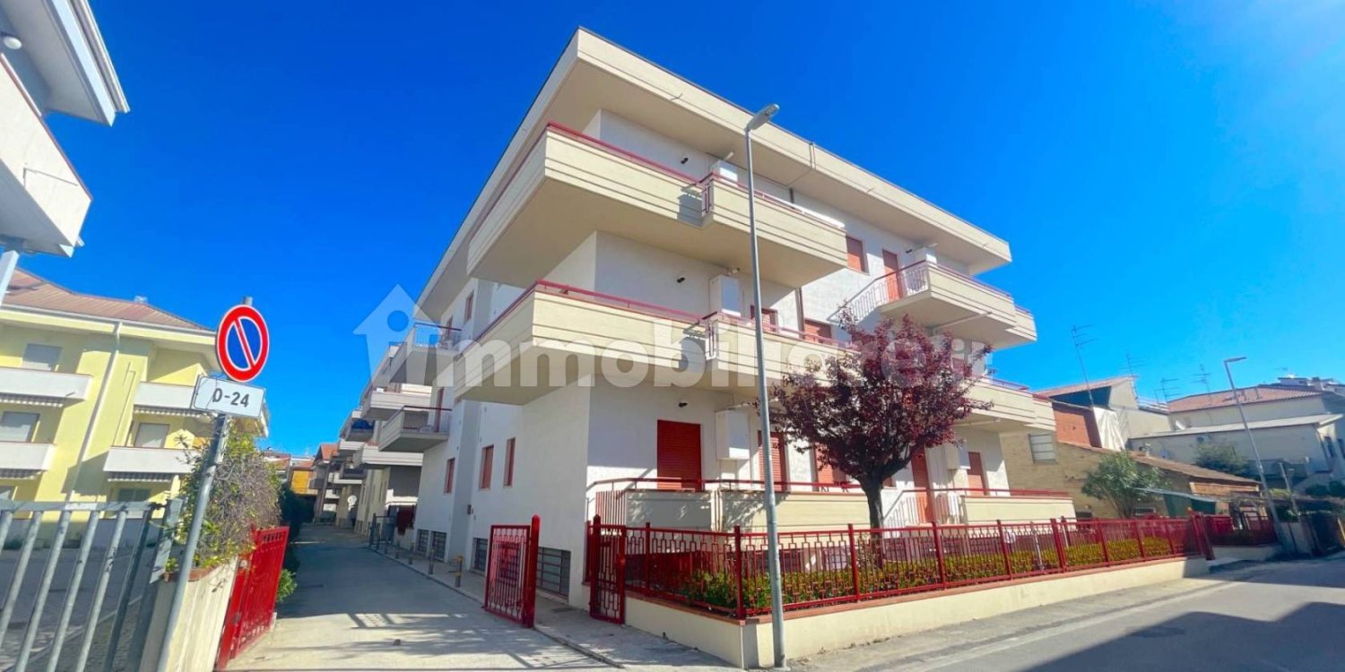 2 bedrooms Apartment in Alba Adriatica, Italy No. 340220