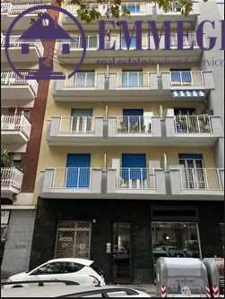 3 rooms Apartment in Turin, Italy No. 50193