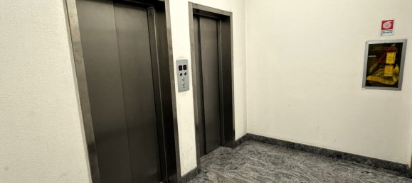 3 rooms Office in Turin, Italy No. 127101 9