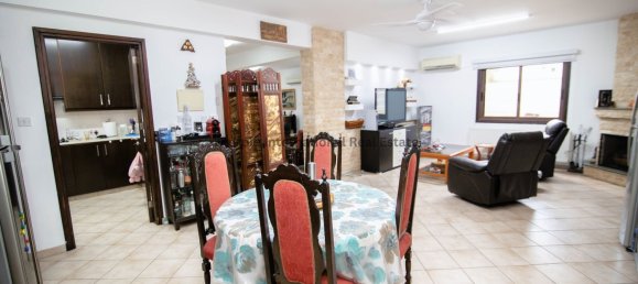 4 bedrooms Villa in Aradippou, Cyprus No. 5254 13