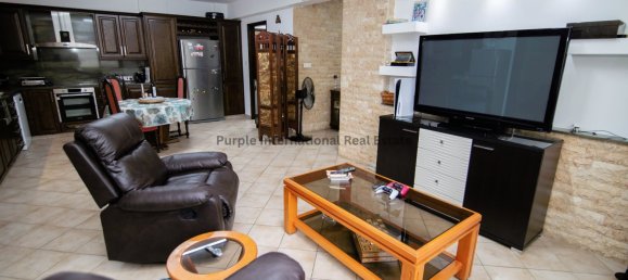 4 bedrooms Villa in Aradippou, Cyprus No. 5254 2