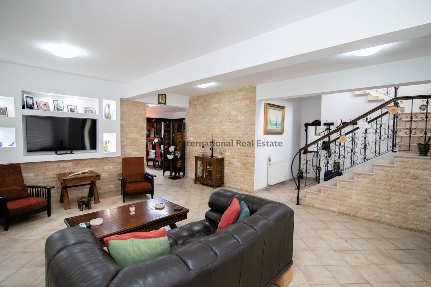 4 bedrooms Villa in Aradippou, Cyprus No. 5254