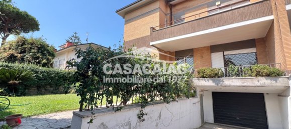 5 bedrooms Villa in Rome, Italy No. 345632 2
