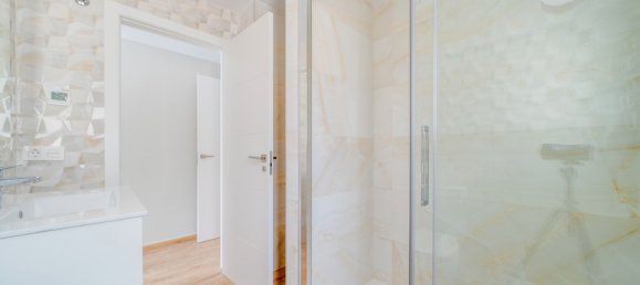 Casa de 4 dormitorios en Alicante, Spain No. 131838 17