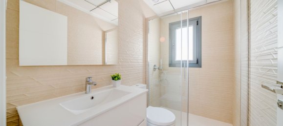 Casa de 4 dormitorios en Alicante, Spain No. 131838 15