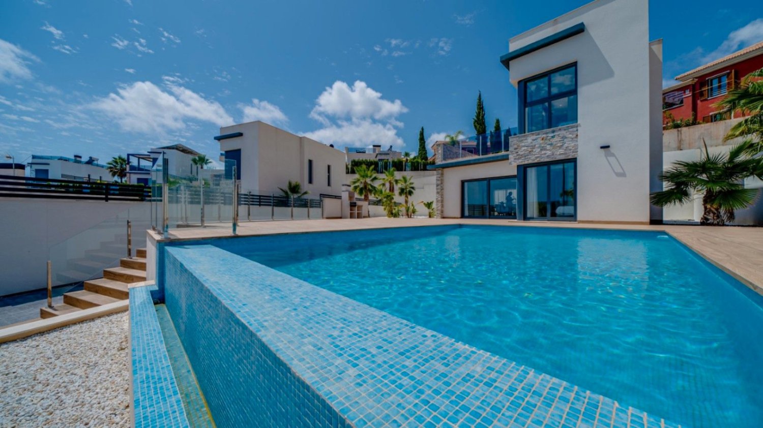 Casa de 4 dormitorios en Alicante, Spain No. 131838