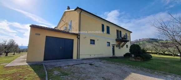 6 rooms Villa in Vallefoglia, Italy No. 37332 4